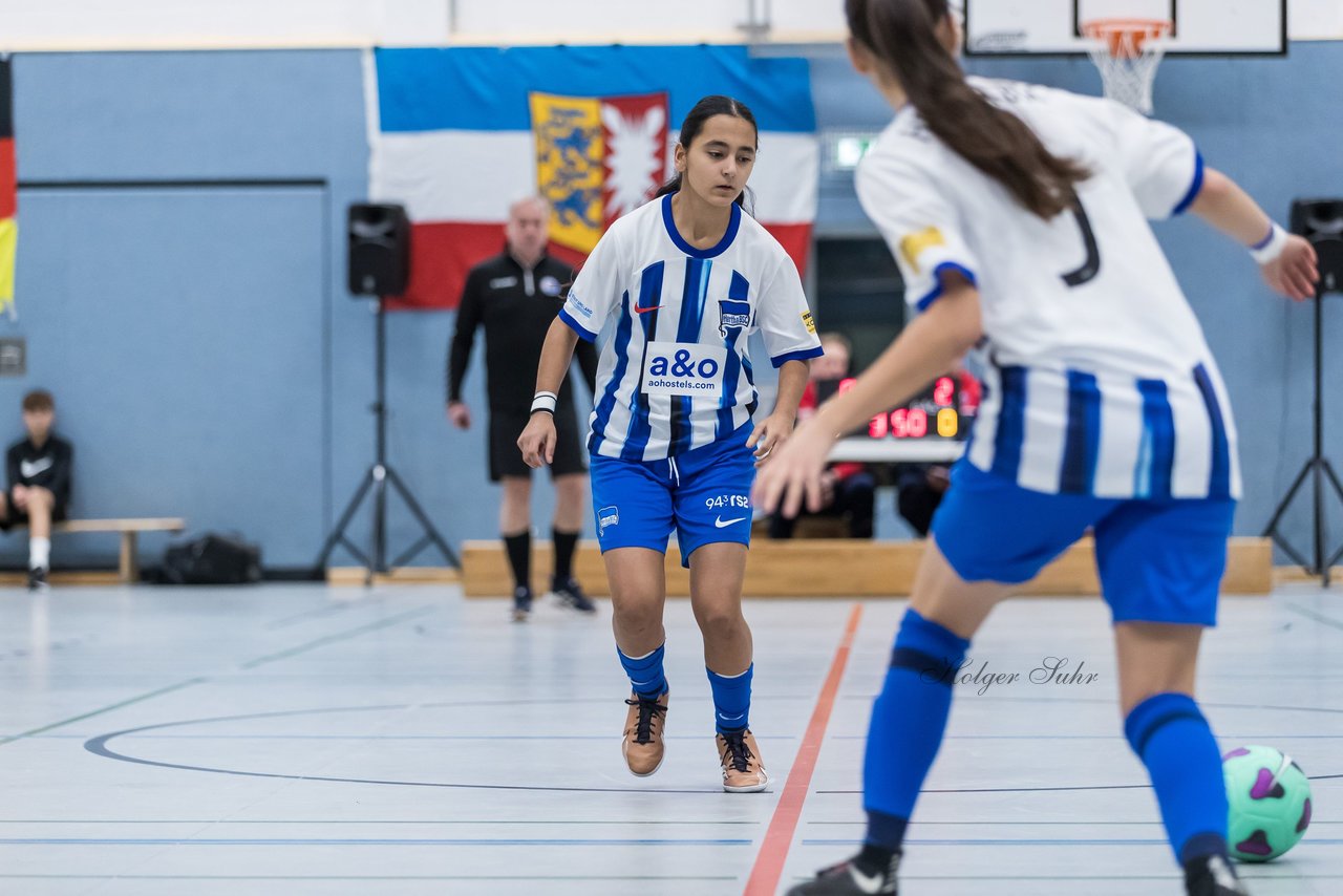 Bild 335 - C-Juniorinnen Loewinnen Cup